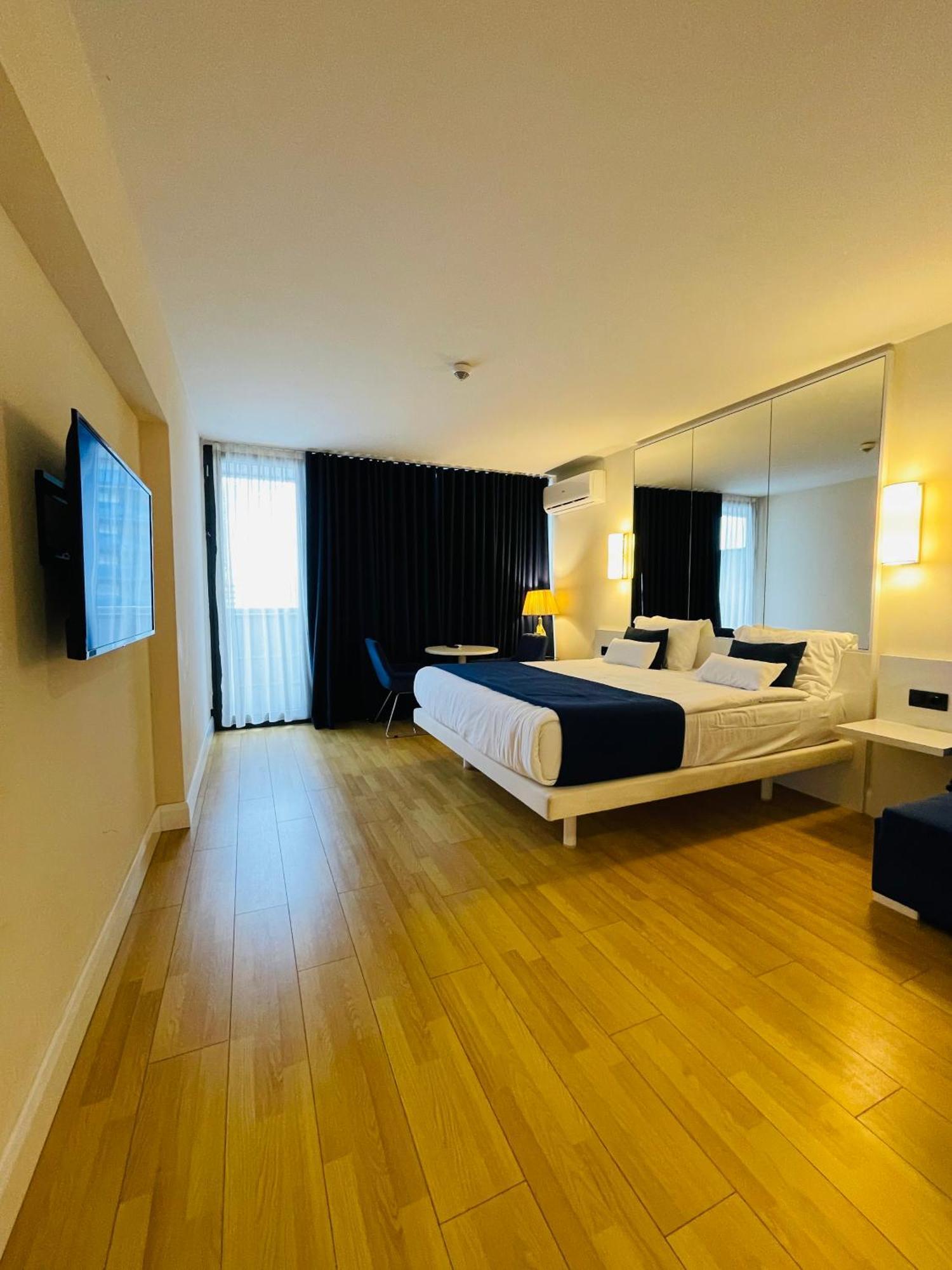 Batumi Floor40 Hotel Exterior photo